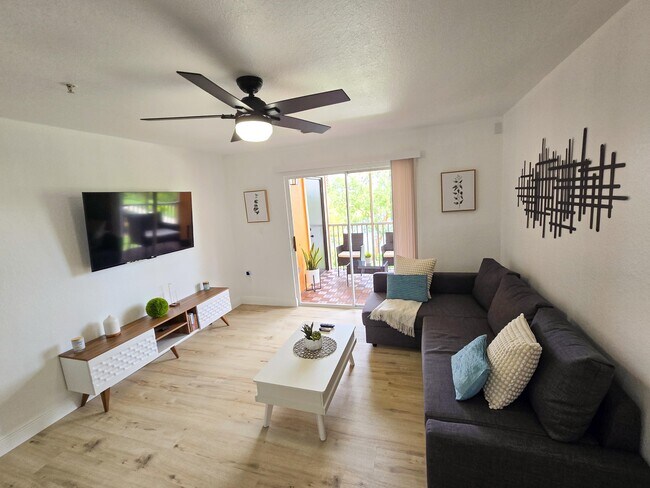 5447 Vineland Rd Unit 1211