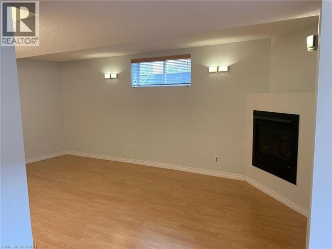 Photo - 641 Frieburg Dr Unité Lower