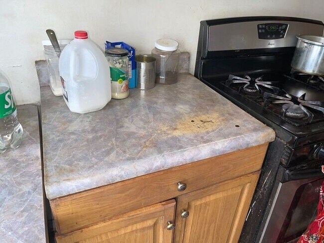 6431 N California Ave Unit 2s