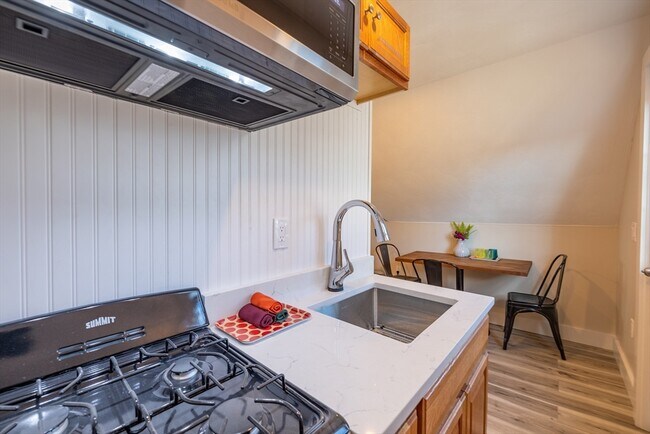 Photo - 483 Broadway Unidad 3