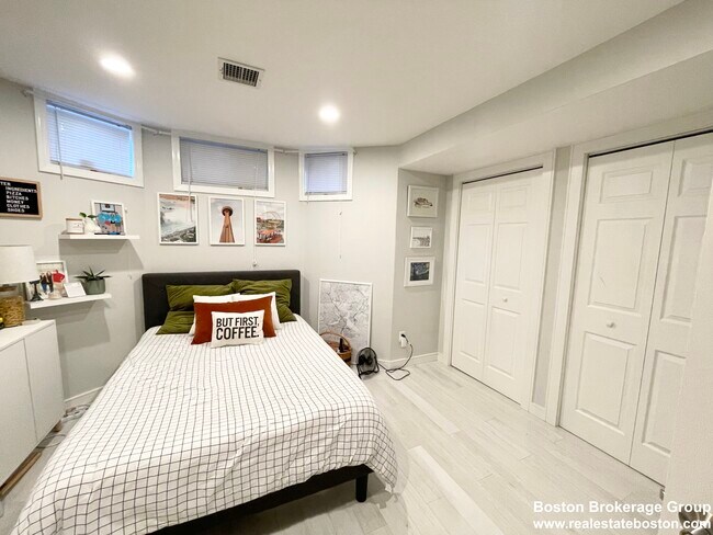 108 Buttonwood St Unidad 1