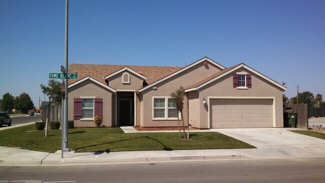 Photo - Large Corner Lot Home with Landscaping included!