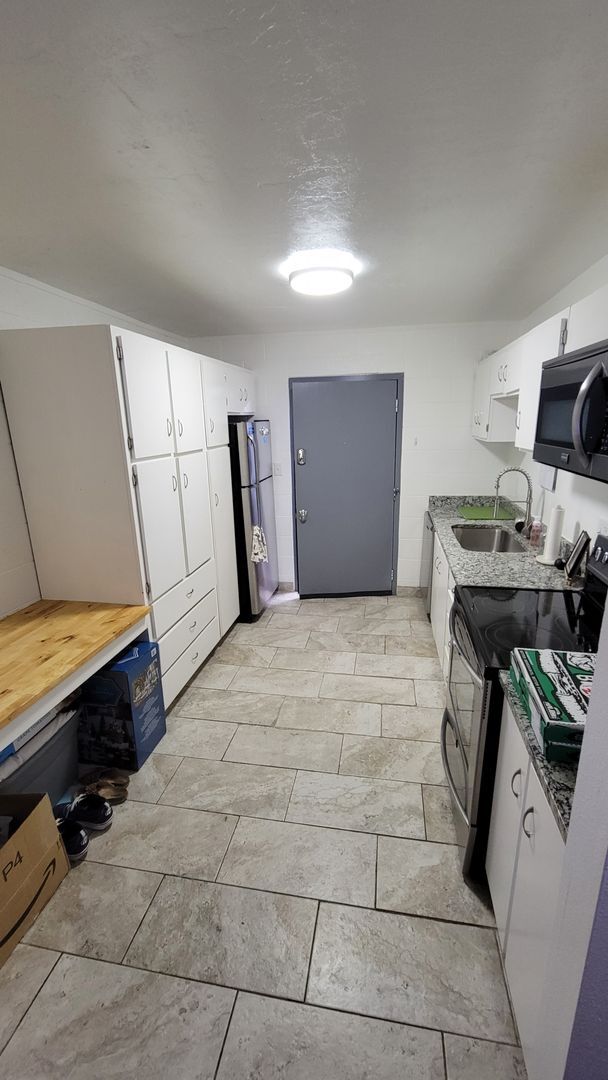 Photo - Studio Apartment - Available August 10th Unidad 307