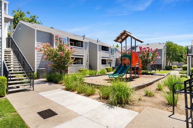 Photo - Southwind Court Apartments