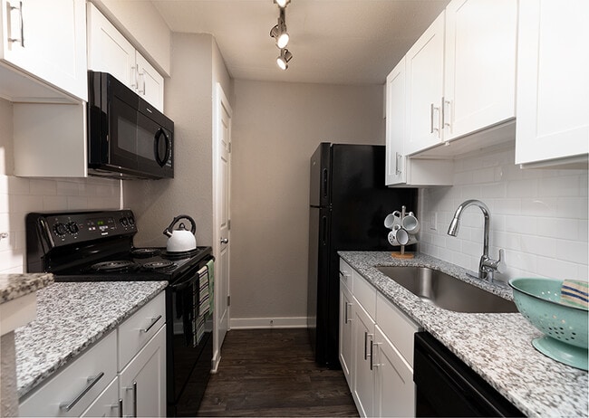 Photo - Lakeshore Apartments