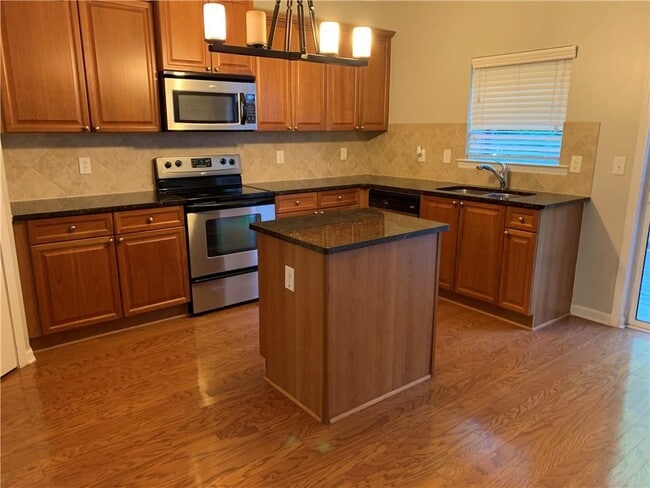 Photo - 1569 Liberty Pkwy NW