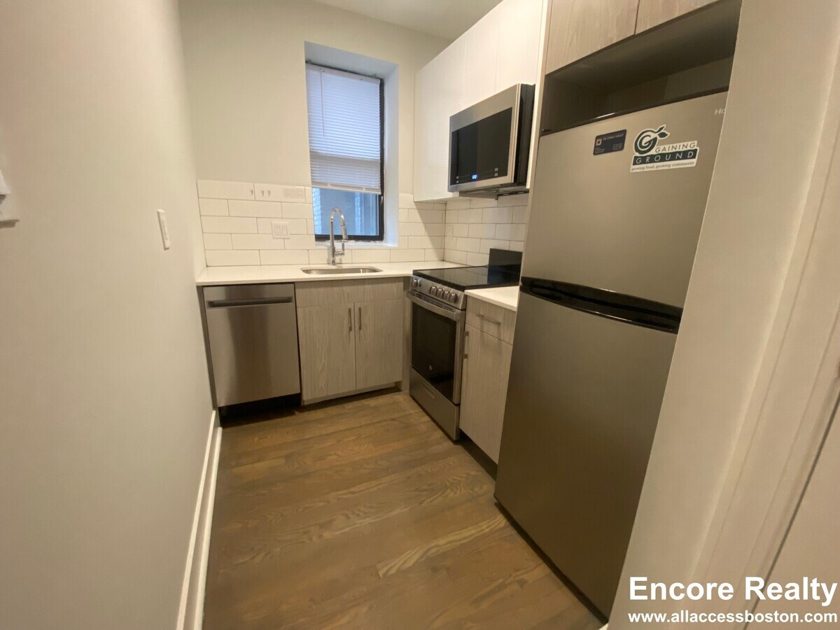 Photo - 19 Peterborough St Unit 2