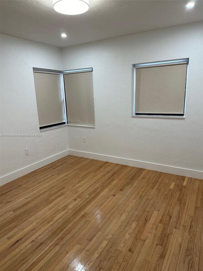 Photo - 1685 SW 15th St