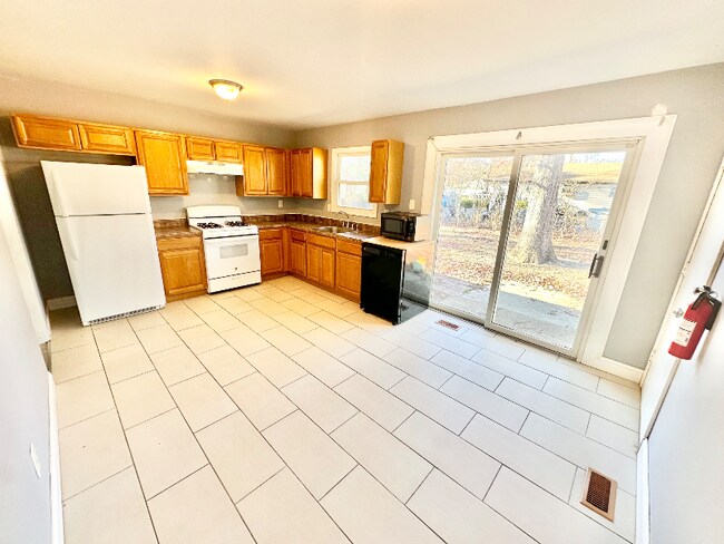 Photo - 150 Orange Ave