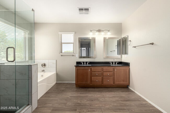 Photo - 4122 E Palm Beach Dr