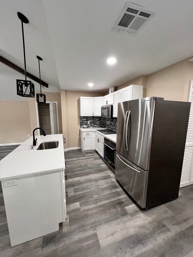 Photo - 121 N 46th St