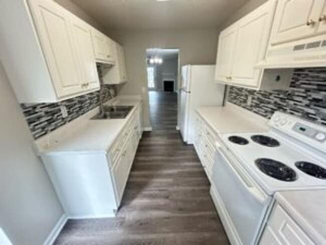 Photo - 220 Deer Hound Trail