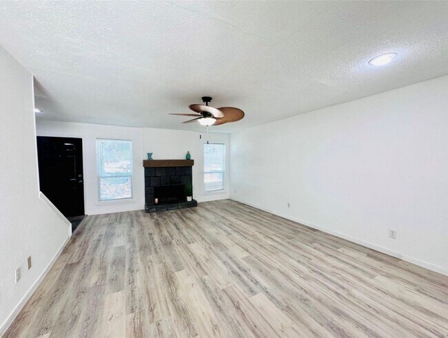 Photo - 9901 Sharpcrest St Unit M6