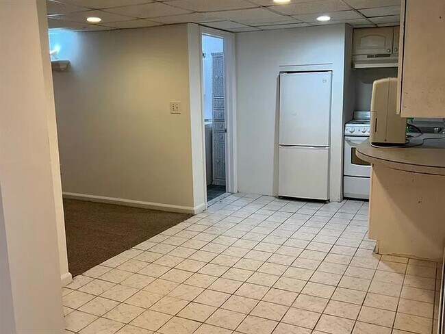 Photo - Approx 1000 sq ft basement 1be