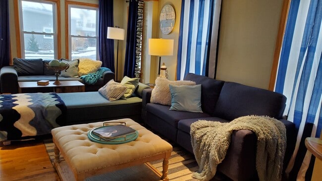 sala de estar - 436 Revere St