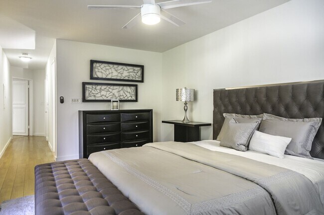 Photo - 723 Palisades Beach Rd Unit 217