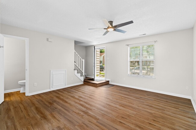 Photo - 908 Spinnaker Ct