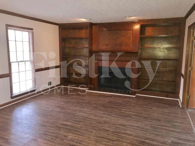 Photo - 1433 St Dunstans Rd