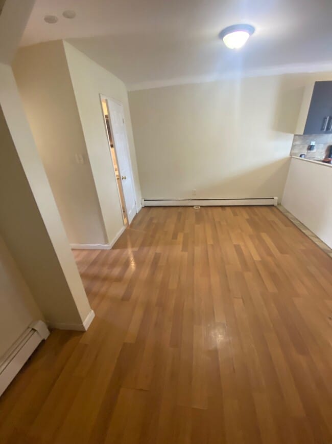 Photo - 158 Alexander St Unit 3rd Floor