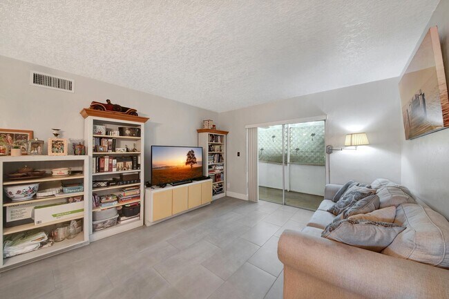 Photo - 2812 Garden Dr S Unit 109