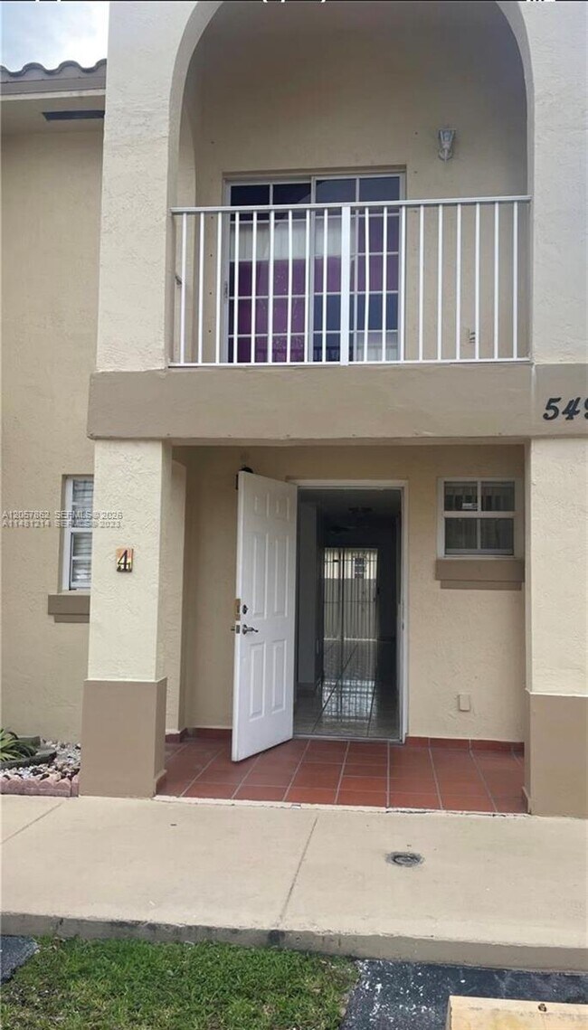 Photo - 549 W 68th St