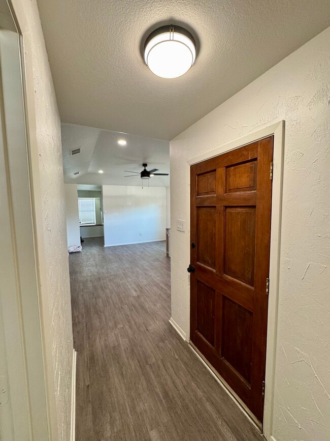 Photo - 9842 Camfield Ave