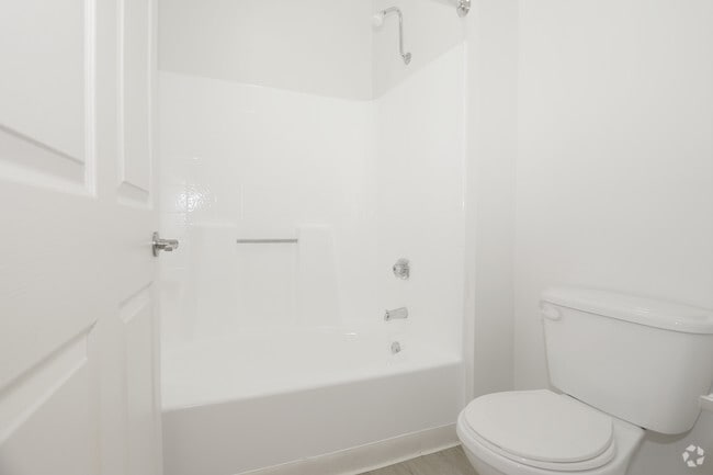 1BR, 1BA - 650 SF