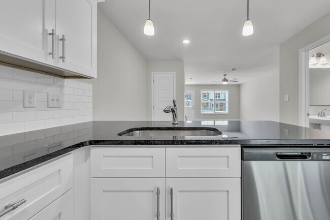 Photo - 221 W Point Dr