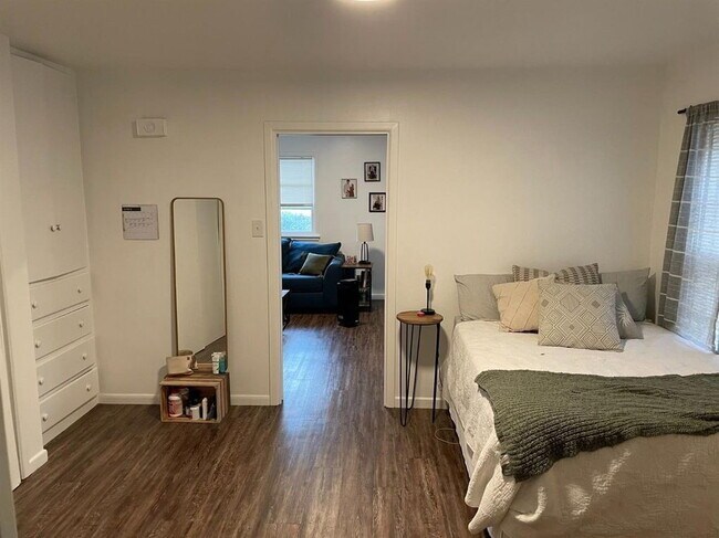 Photo - 3203 33rd St