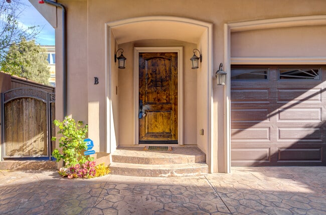 Photo - 612 N Juanita Ave