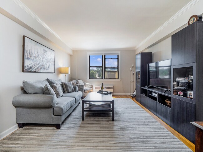 Photo - 142 Garth Rd