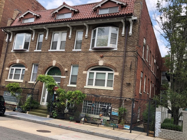 Building Photo - 1315 Park Rd NW Rental