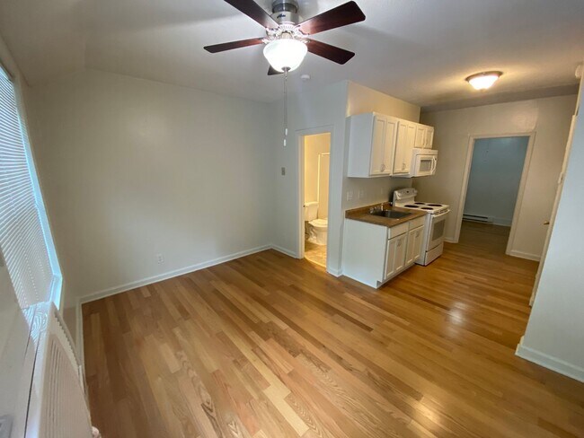 Photo - Ground Floor Studio Apartment - Walk to Duke, Downtown or Durham Co-op! Unit 19