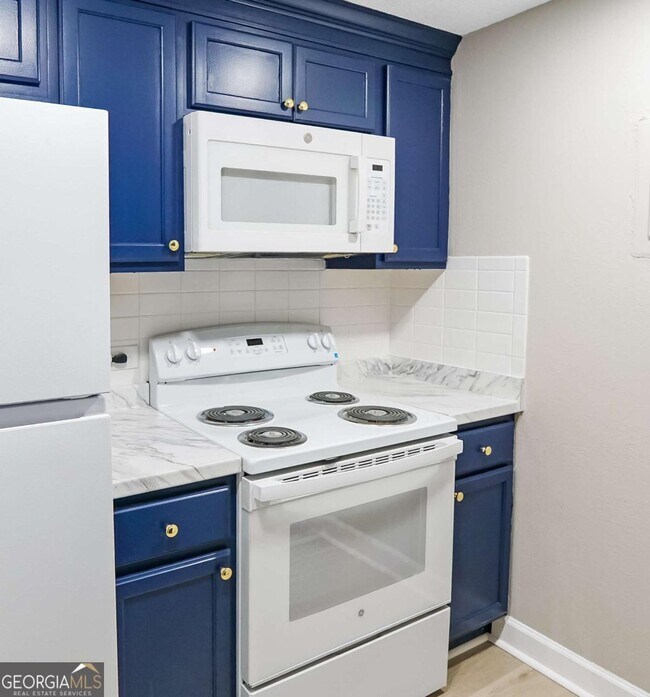 Photo - 375 Ralph McGill Blvd NE Unidad 108