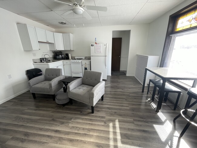S Lincoln - S Lincoln Condo Unit 1