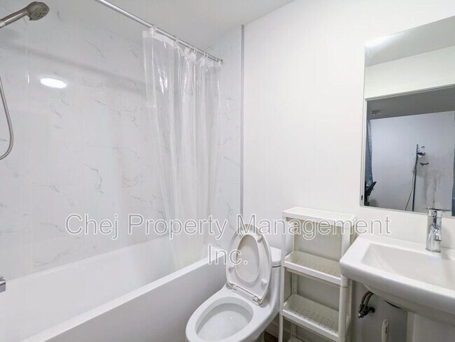 Photo - 13104-13112 112 Ave NW Unité Basement