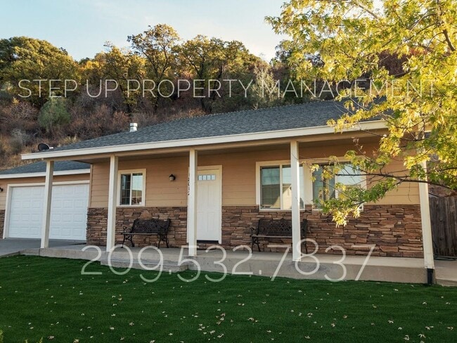 Building Photo - Serene Mountain Living at Clouds Rest: Stunning 3-Bedroom Home with Views