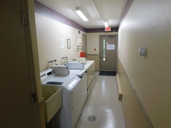 Photo - Oakfield Apartments