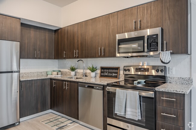 2BR, 2BA - 868SF - Kitchen