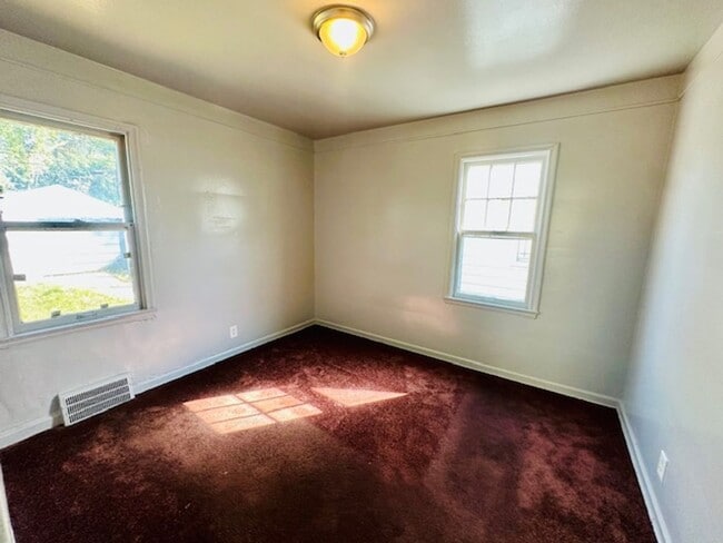 Photo - 2 Bedroom 1 Bath House For Lease Section 8...
