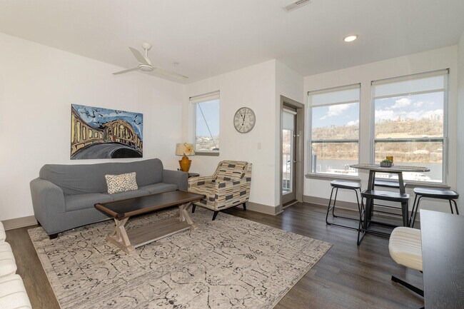 Photo - 284 Manhattan Blvd Unit 3