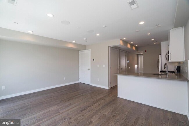 Photo - 1436 Clymer St Unit 2