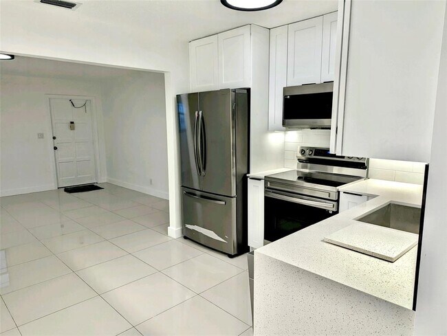 Photo - 3111 E Golf Blvd