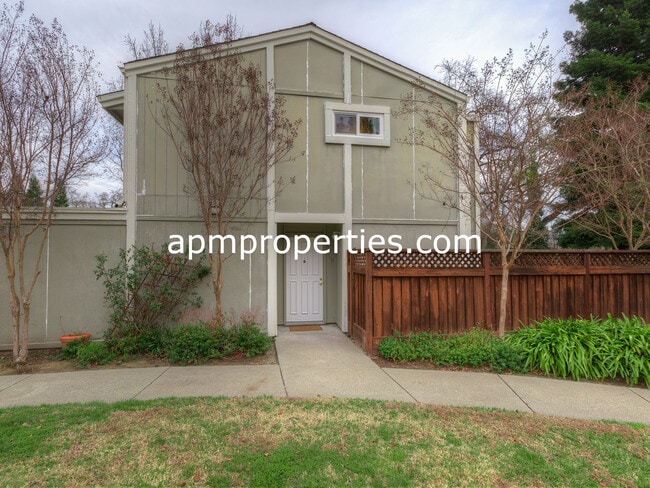 Building Photo - Wonderful 3 Bedroom, 2.5 bath, Updated Townhouse, in Danville!