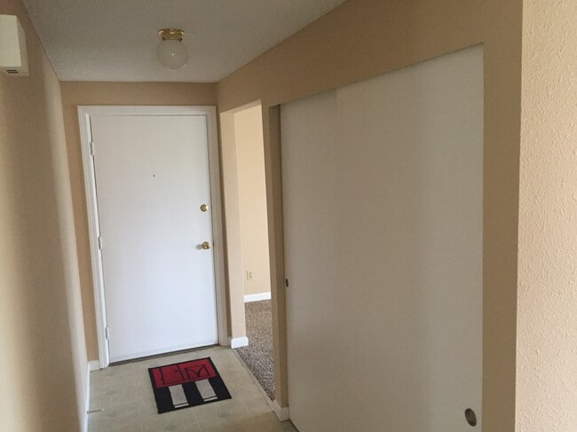 2131 E 19th St Unit 2