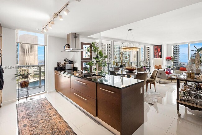 Photo - 495 Brickell Ave Unidad 1802