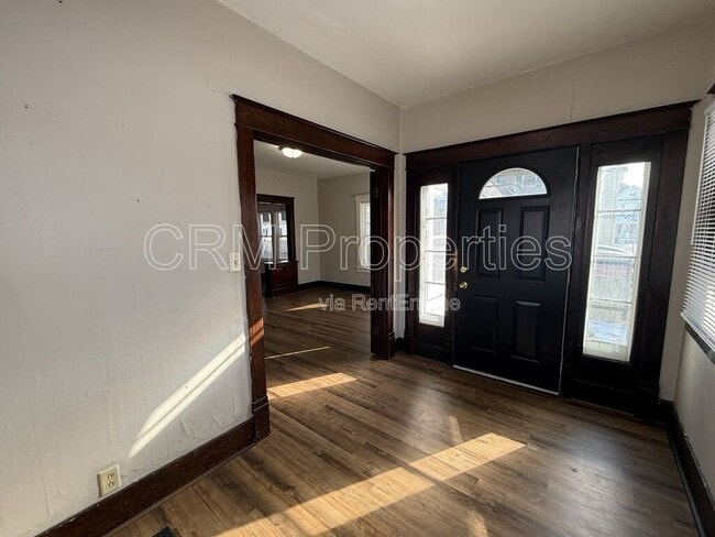 Photo - 310 N Lindsay St