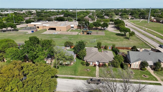 Photo - 613 Palomar Ln