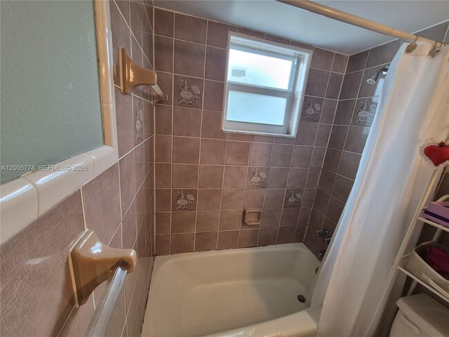 Photo - 415 NE 2nd St Unit 202