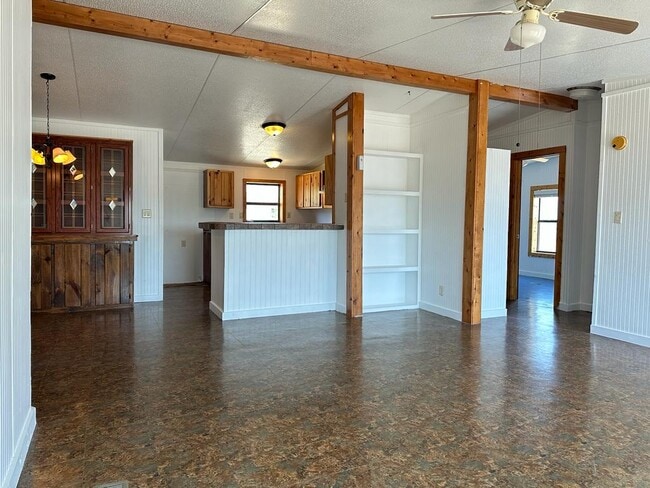 Building Photo - 1010 Grandview Dr Unit A